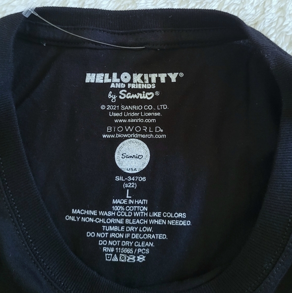 Sanrio Hello👋 Kitty🐈 and Friends Graphic Tee👕 - NWOT - Picture 5 of 10